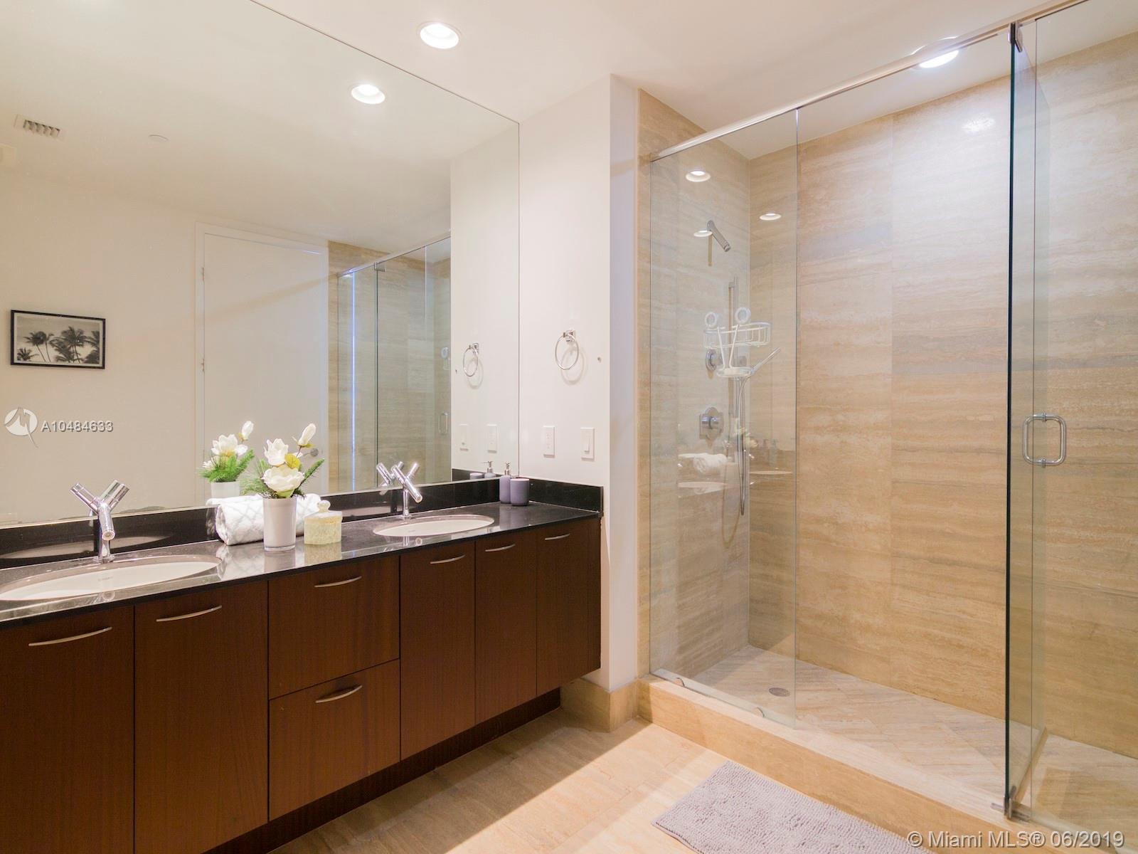 TDR TOWER III CONDO - Residential