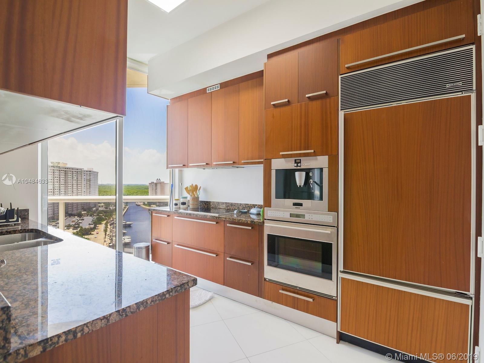 TDR TOWER III CONDO - Residential