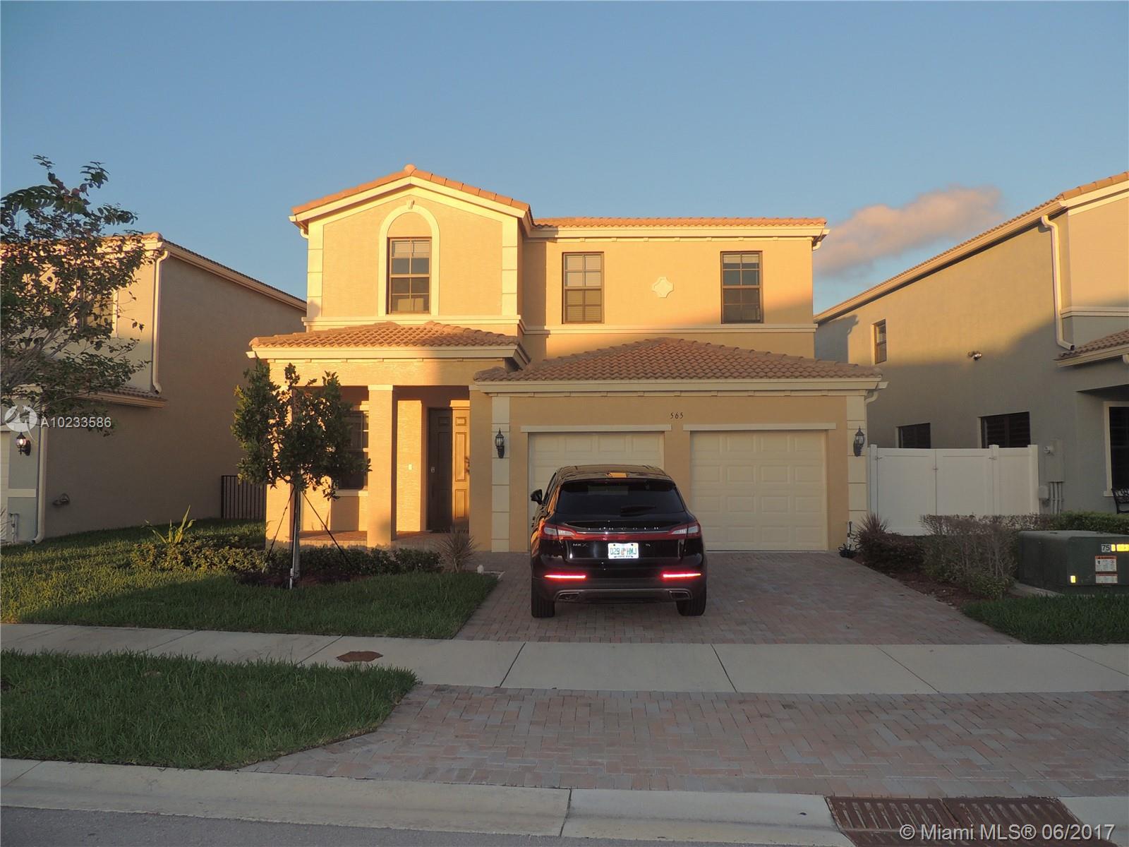 Champion Lakes - Residential