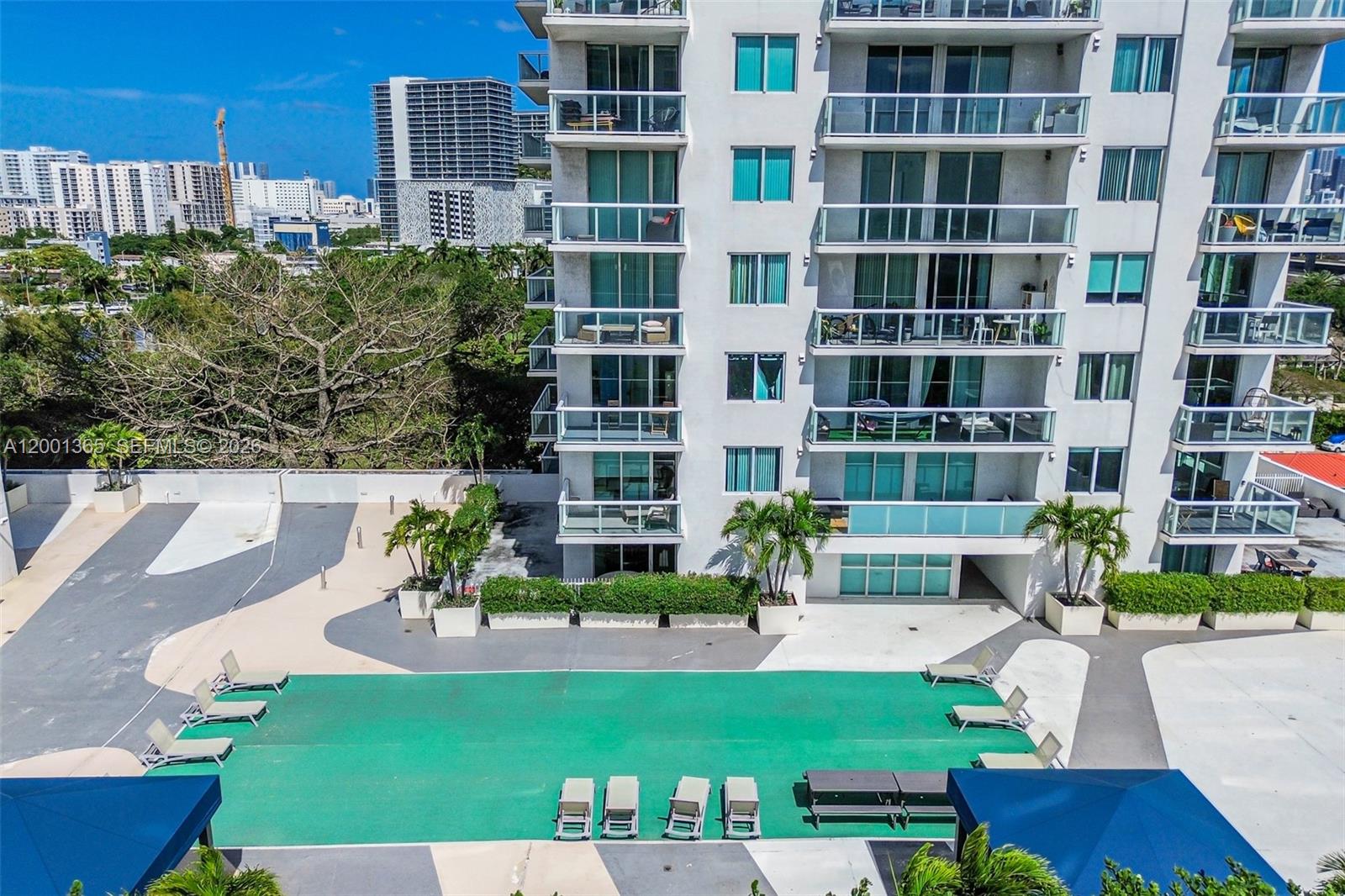 TERRAZAS RIVERPARK VILLAG - Residential