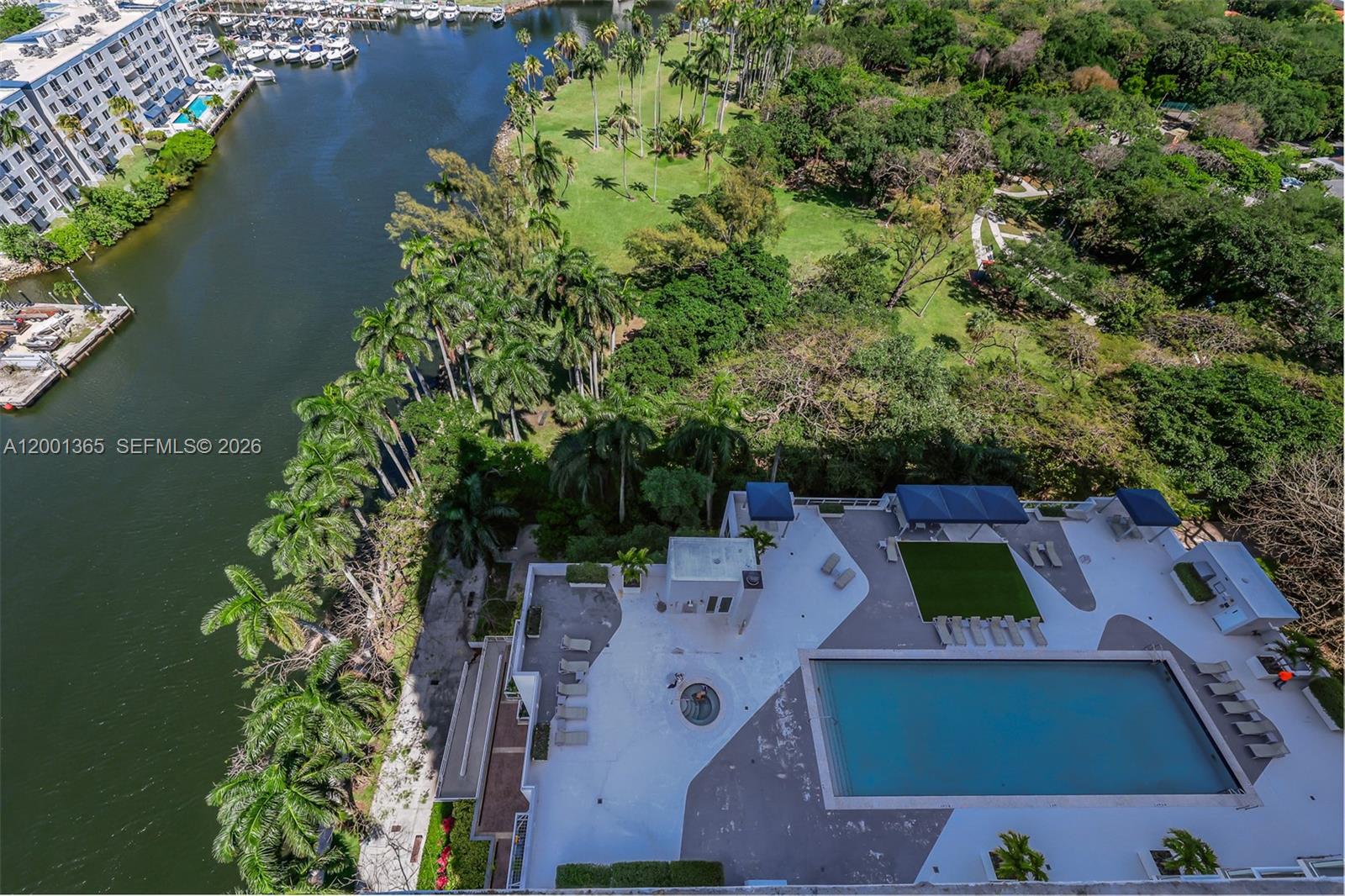 TERRAZAS RIVERPARK VILLAG - Residential