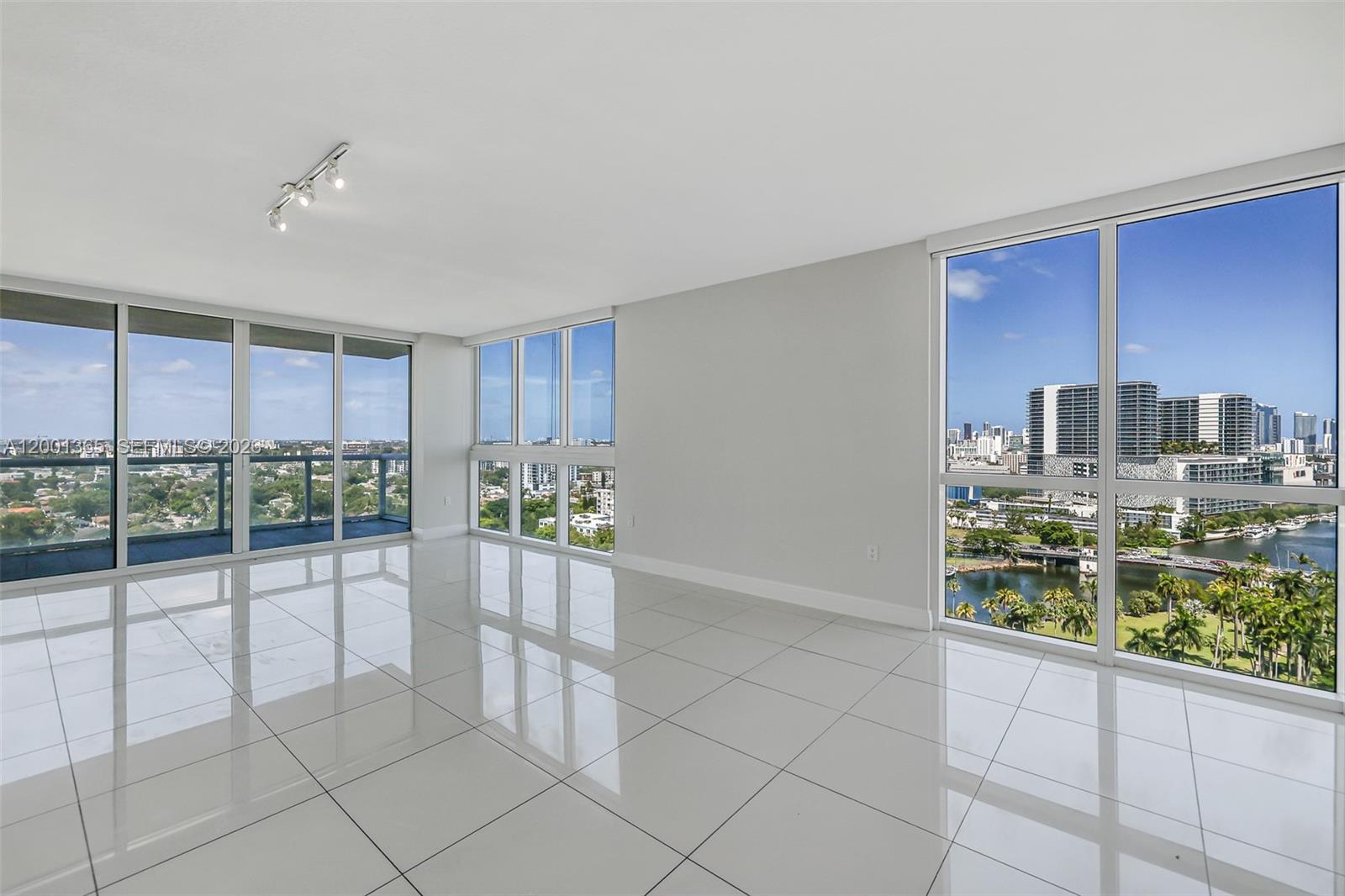 TERRAZAS RIVERPARK VILLAG - Residential