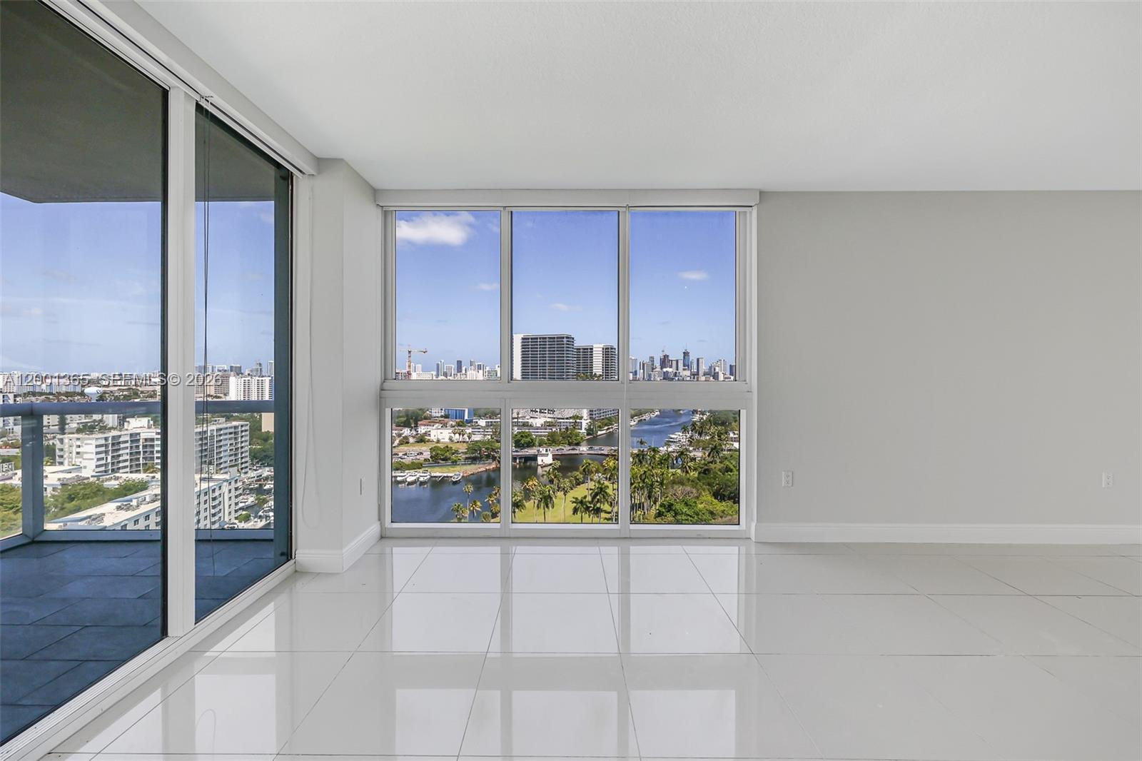 TERRAZAS RIVERPARK VILLAG - Residential