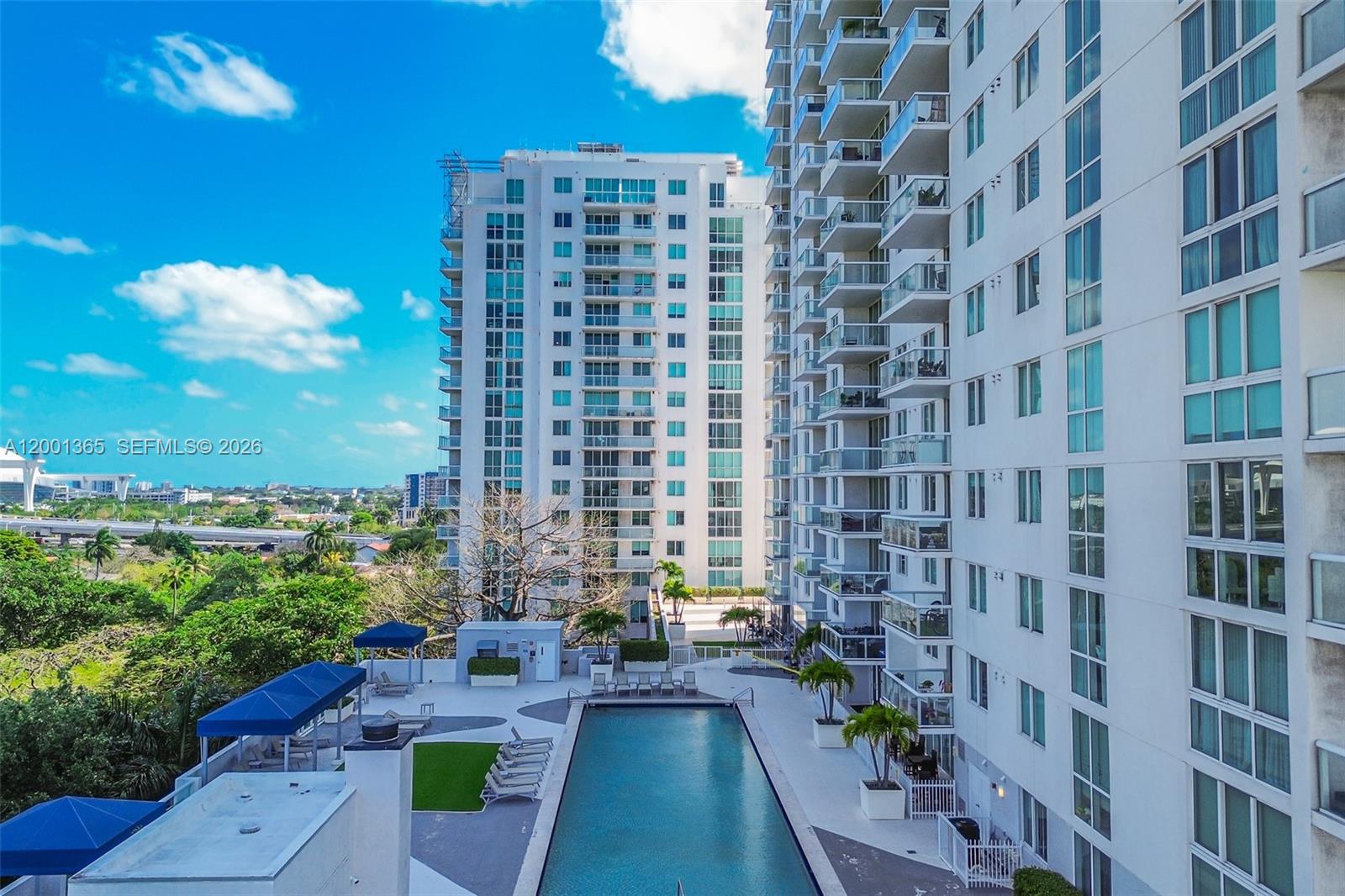 TERRAZAS RIVERPARK VILLAG - Residential