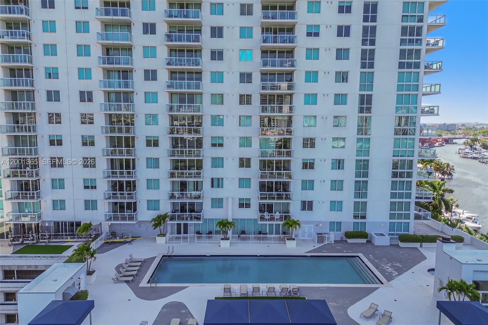 TERRAZAS RIVERPARK VILLAG - Residential