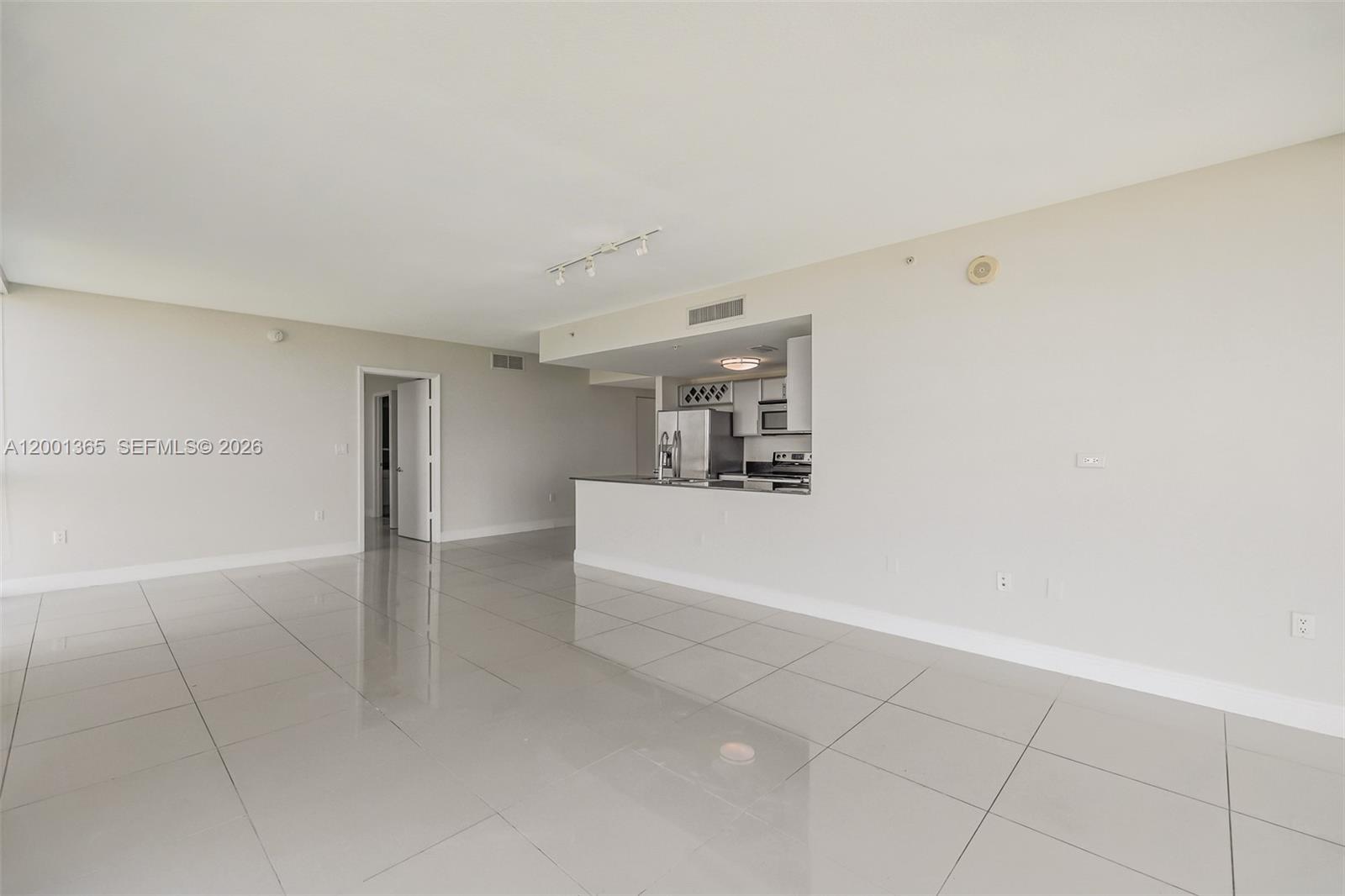 TERRAZAS RIVERPARK VILLAG - Residential