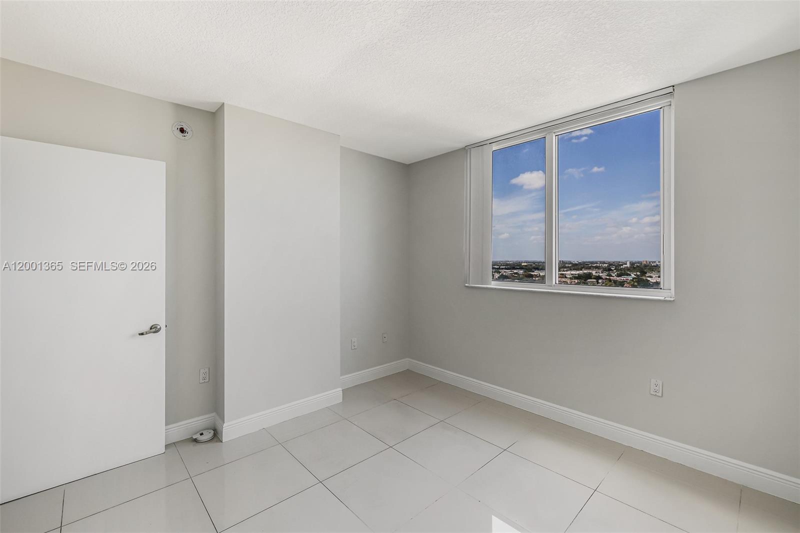 TERRAZAS RIVERPARK VILLAG - Residential