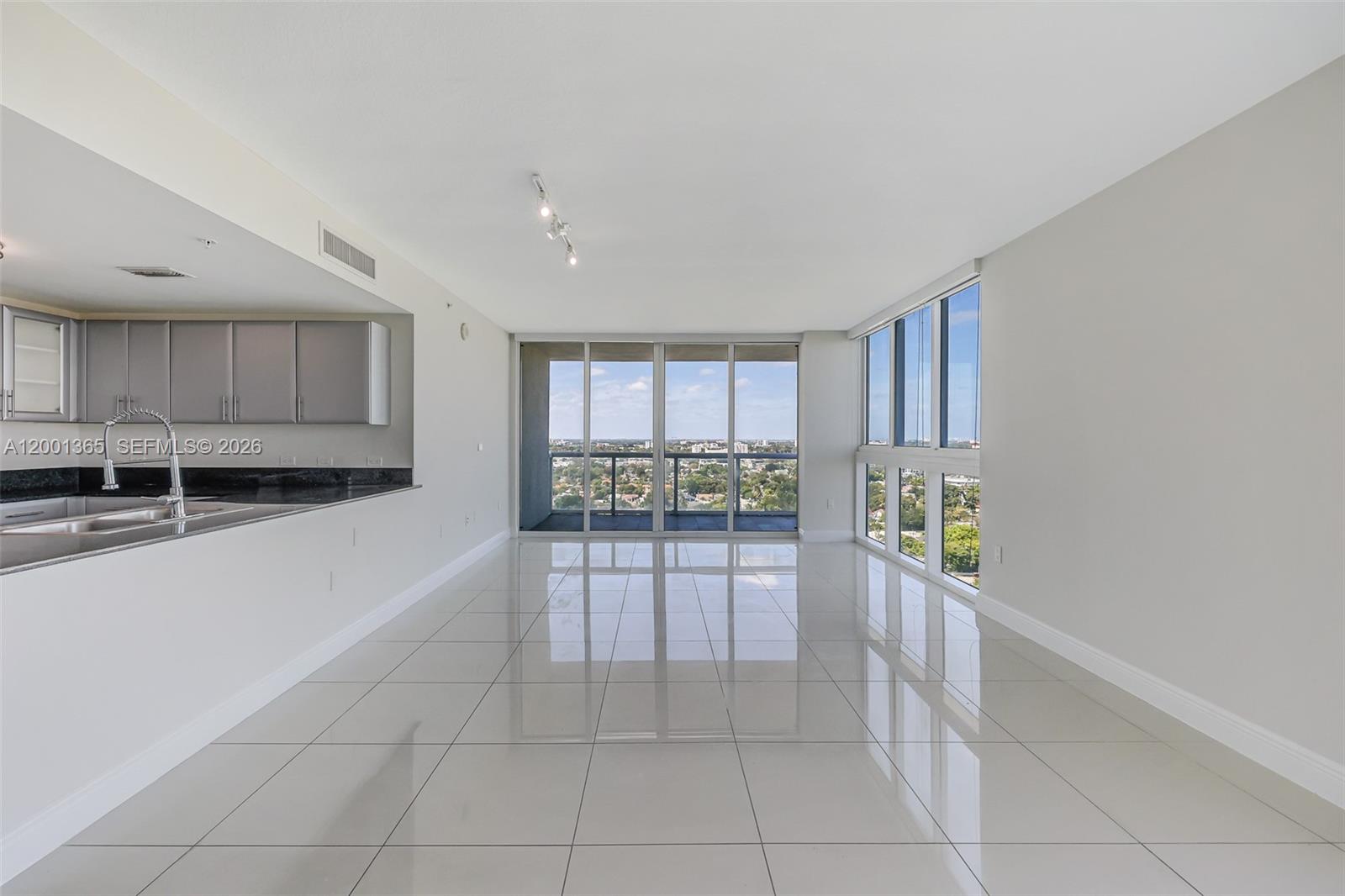 TERRAZAS RIVERPARK VILLAG - Residential