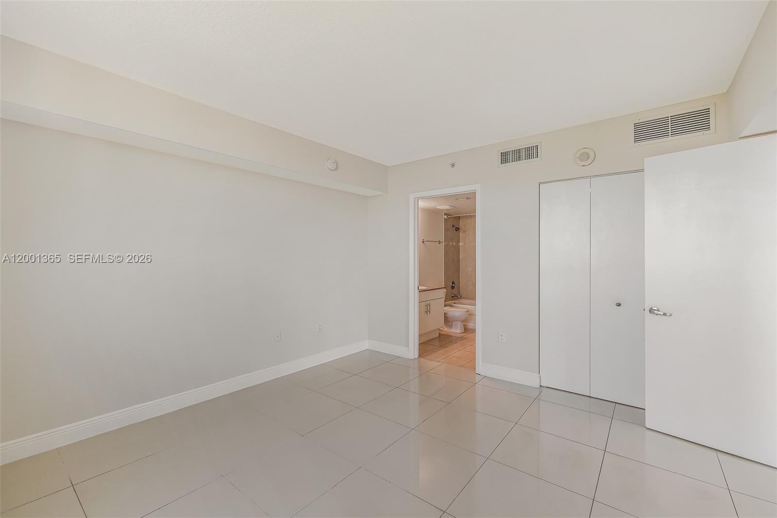 TERRAZAS RIVERPARK VILLAG - Residential