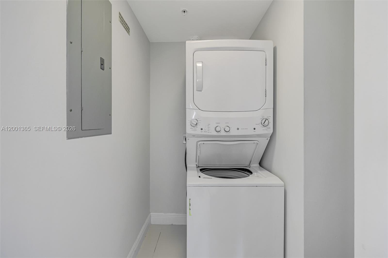 TERRAZAS RIVERPARK VILLAG - Residential