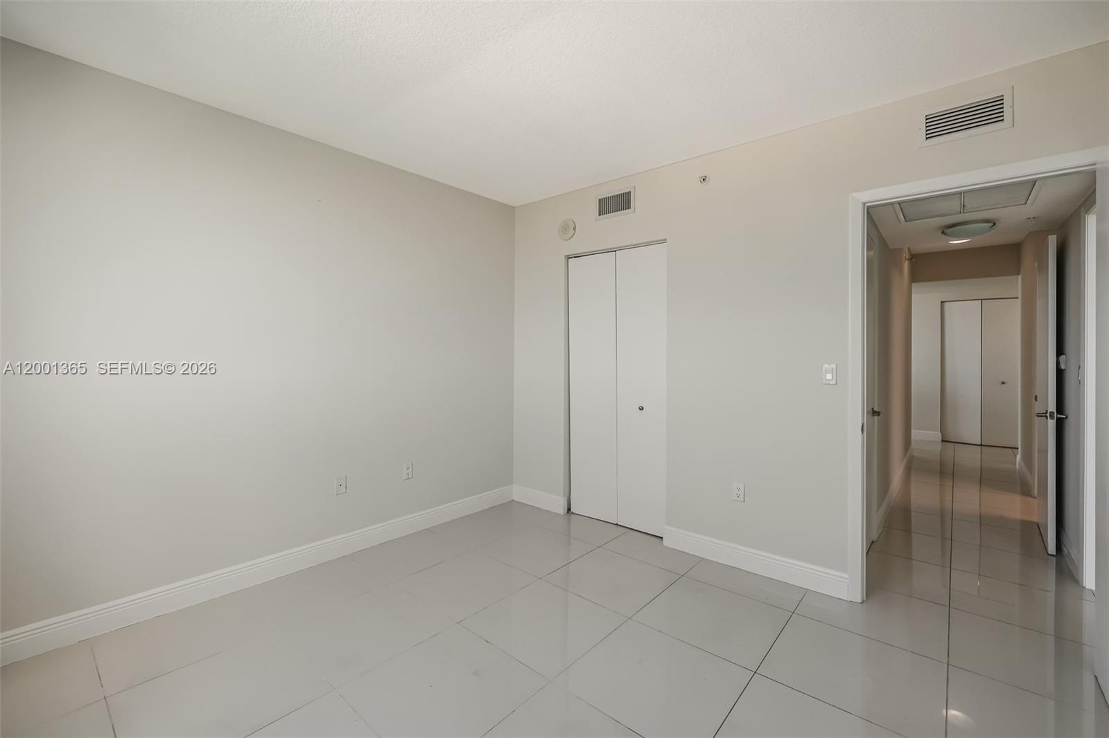 TERRAZAS RIVERPARK VILLAG - Residential