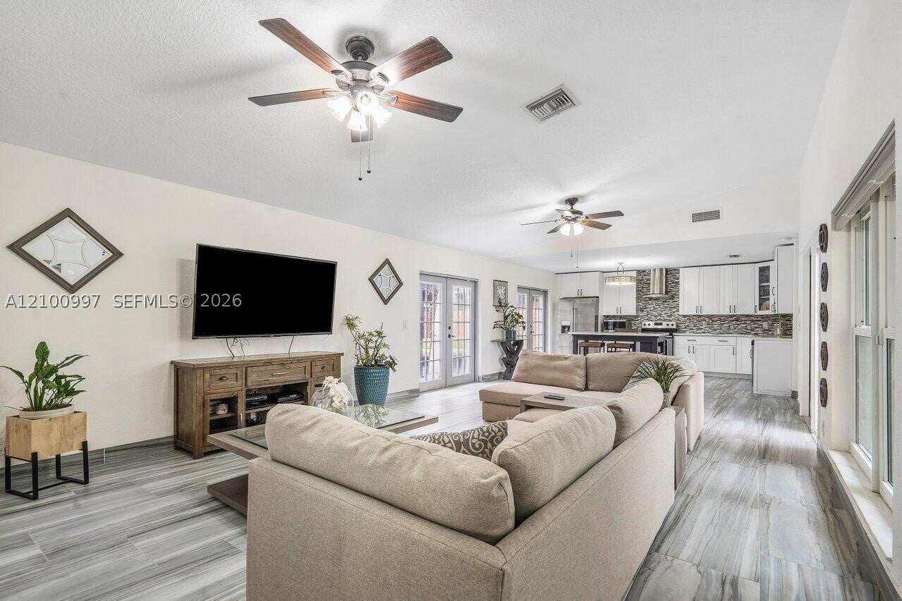 387 NW 39th Way