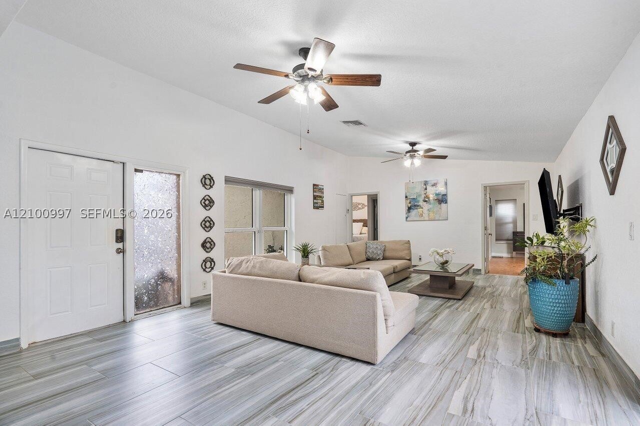 387 NW 39th Way