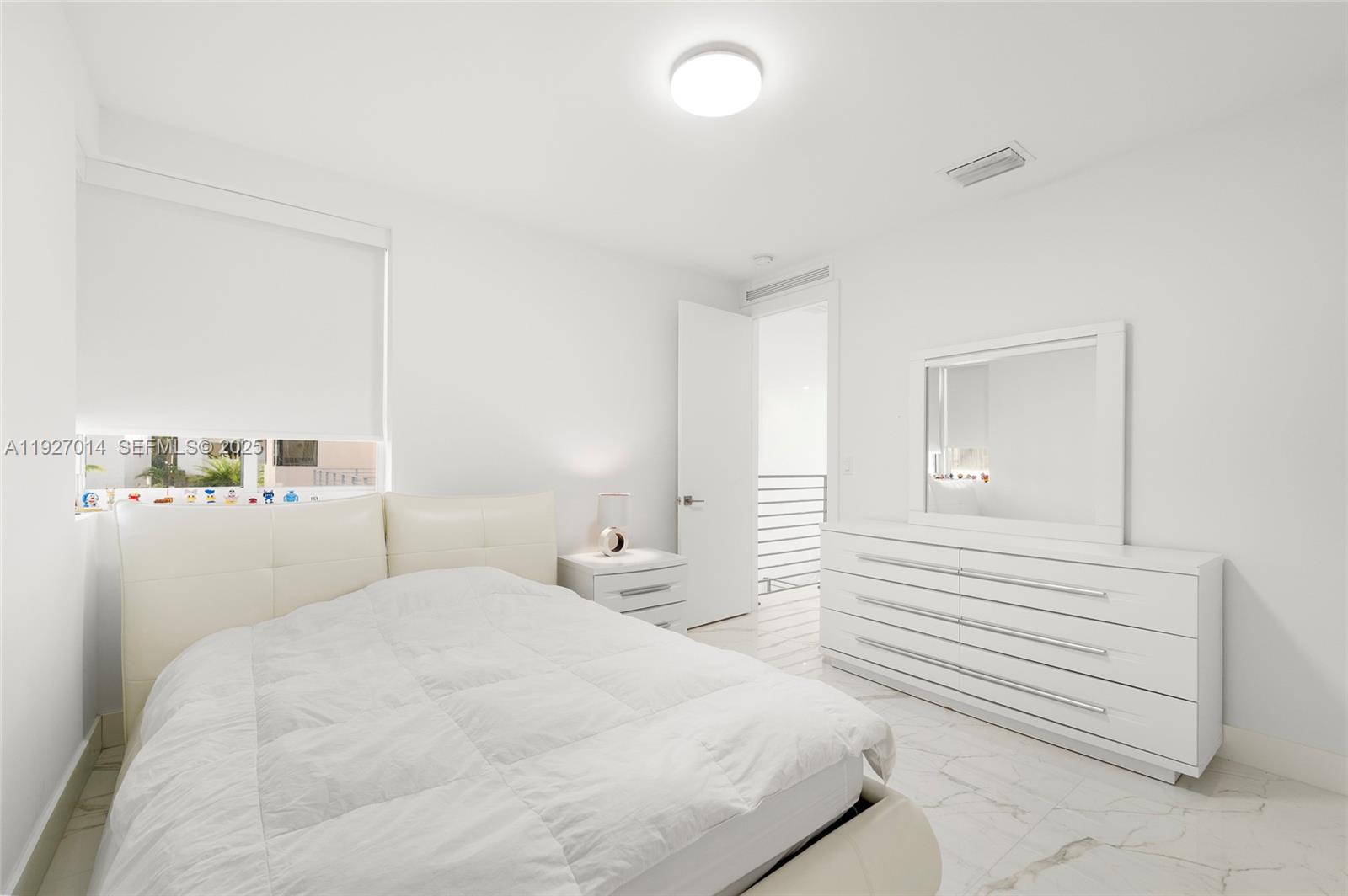 DORAL COMMONS RESIDENTIAL - Residential Lease