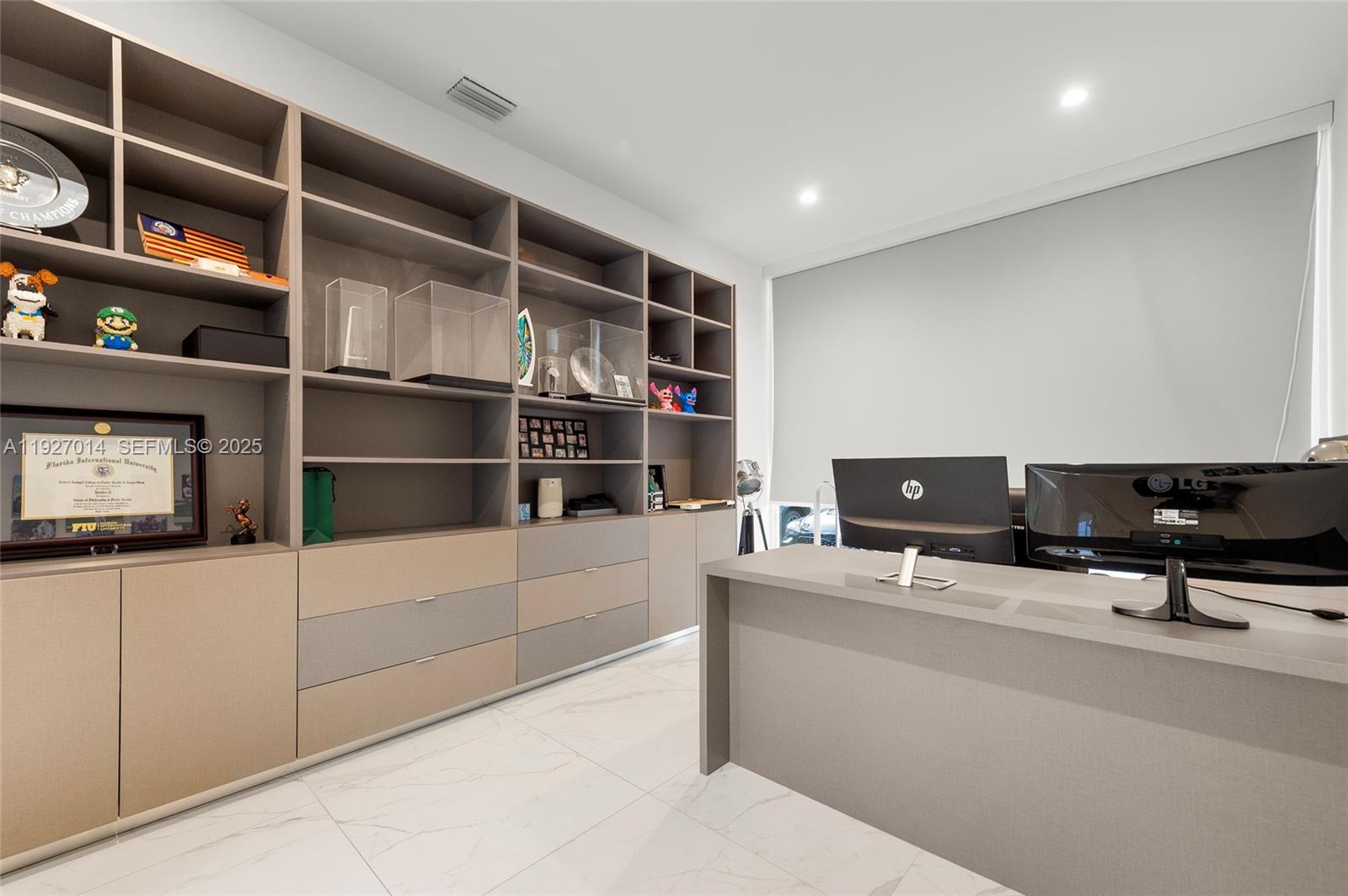 DORAL COMMONS RESIDENTIAL - Residential Lease