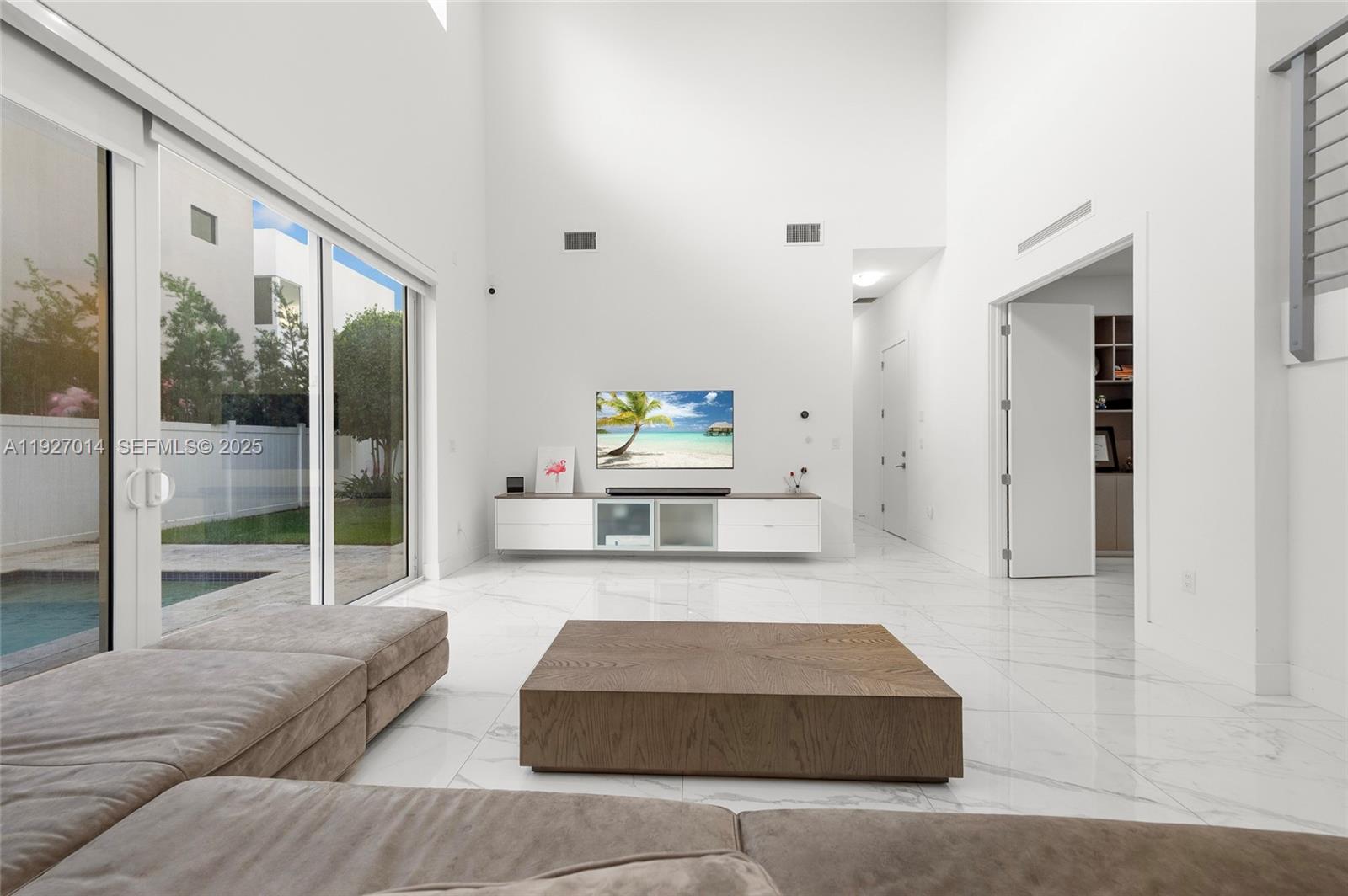 DORAL COMMONS RESIDENTIAL - Residential Lease