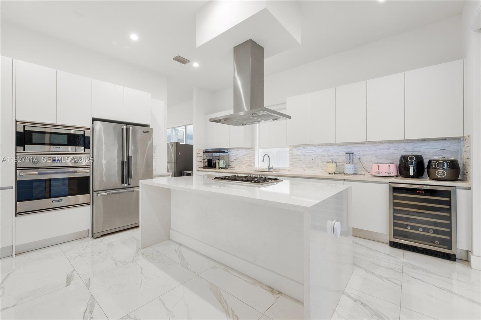 DORAL COMMONS RESIDENTIAL - Residential Lease