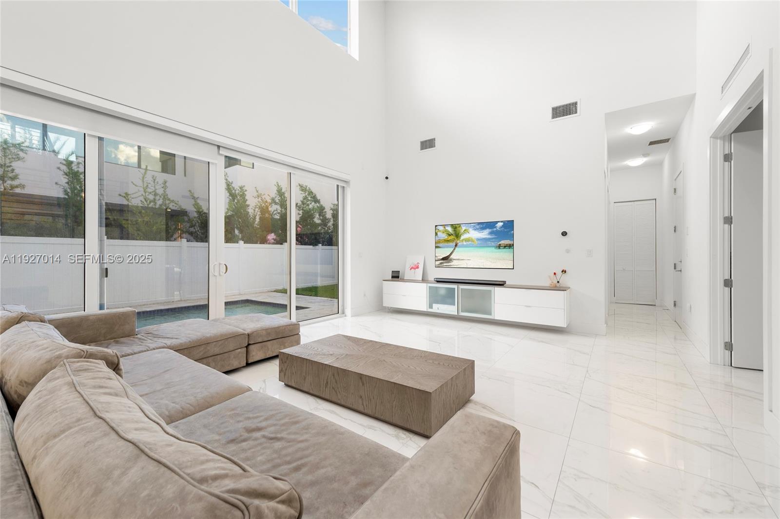 DORAL COMMONS RESIDENTIAL - Residential Lease