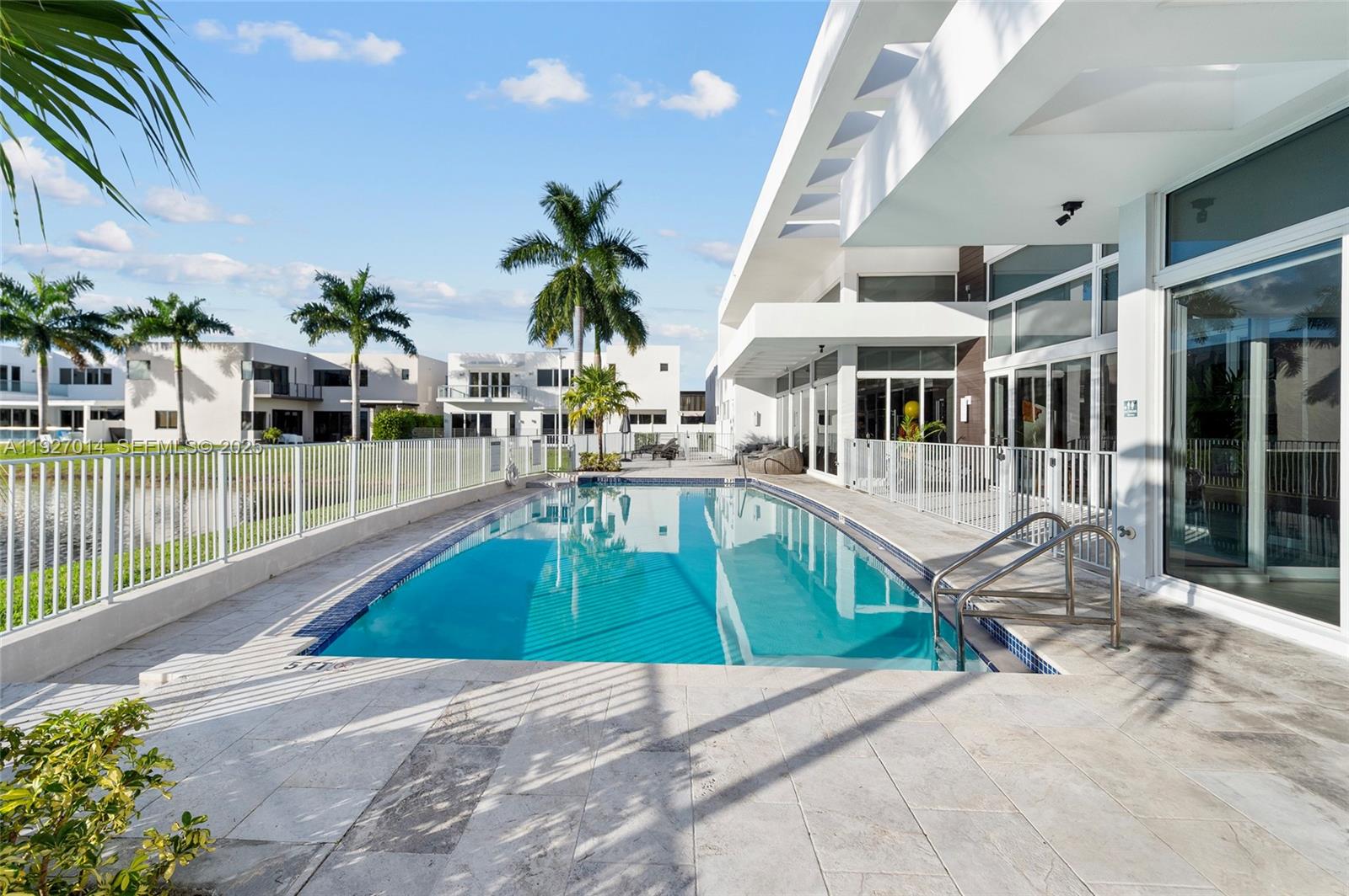 DORAL COMMONS RESIDENTIAL - Residential Lease