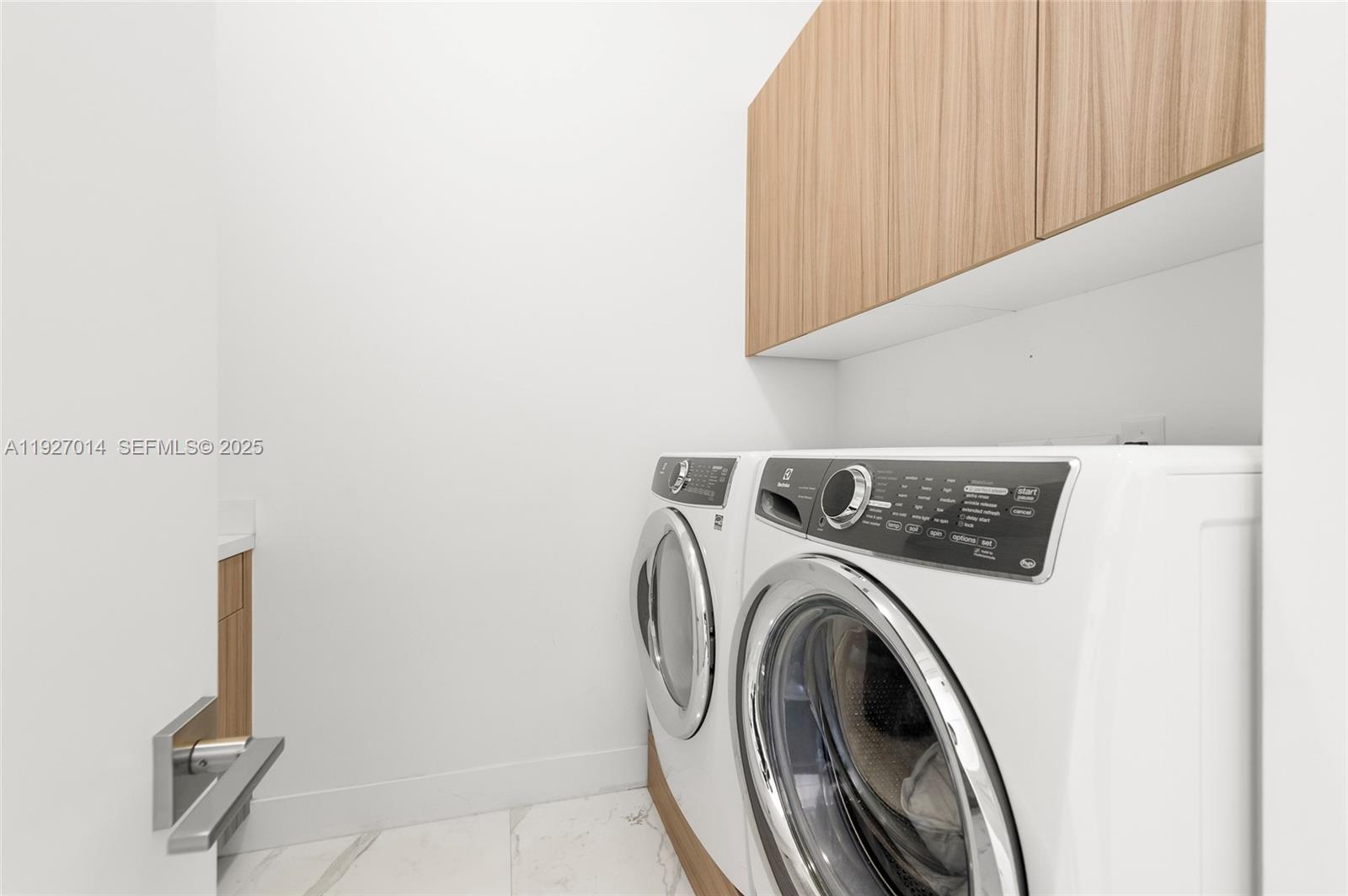 DORAL COMMONS RESIDENTIAL - Residential Lease