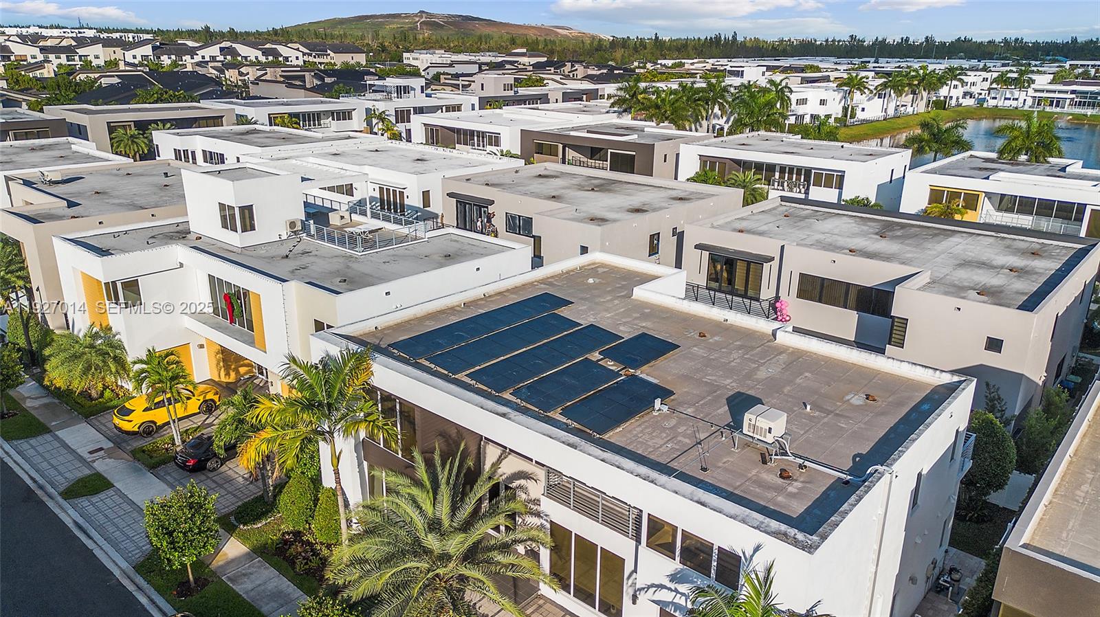 DORAL COMMONS RESIDENTIAL - Residential Lease