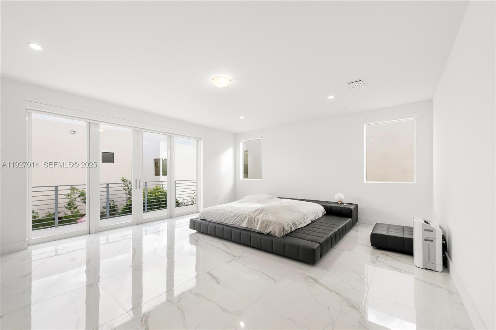 DORAL COMMONS RESIDENTIAL - Residential Lease