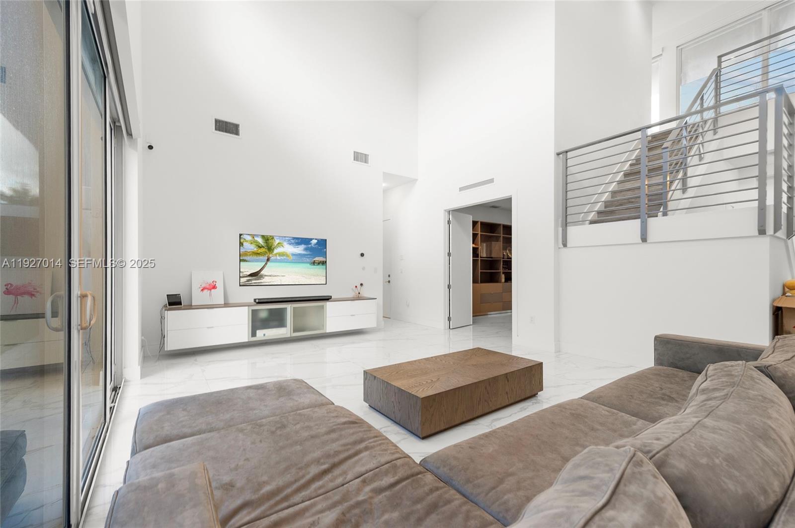 DORAL COMMONS RESIDENTIAL - Residential Lease