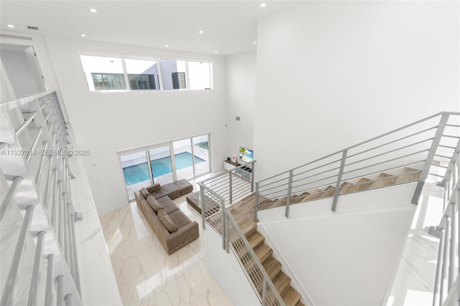 DORAL COMMONS RESIDENTIAL - Residential Lease