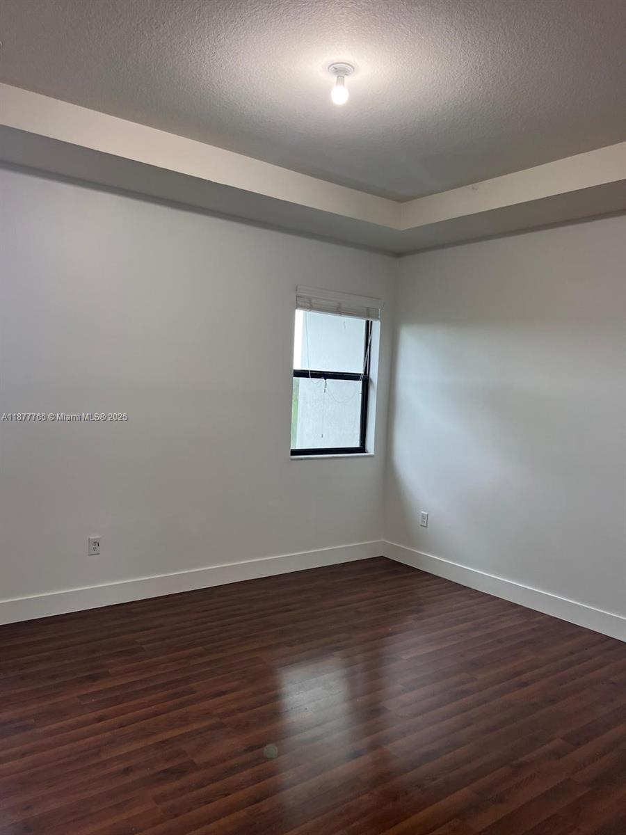 DUNNWOODY LAKE - Residential