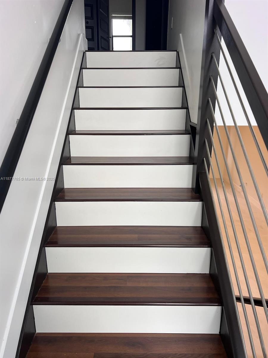 DUNNWOODY LAKE - Residential