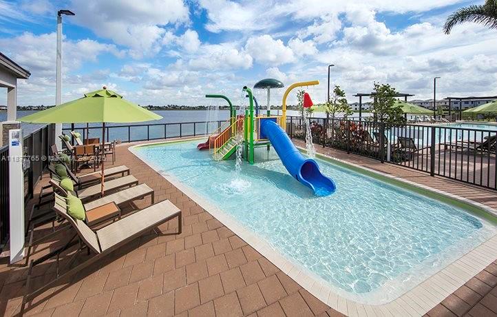 DUNNWOODY LAKE - Residential