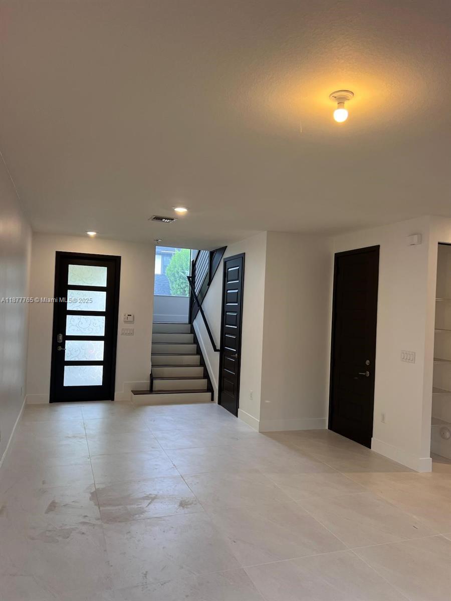 DUNNWOODY LAKE - Residential