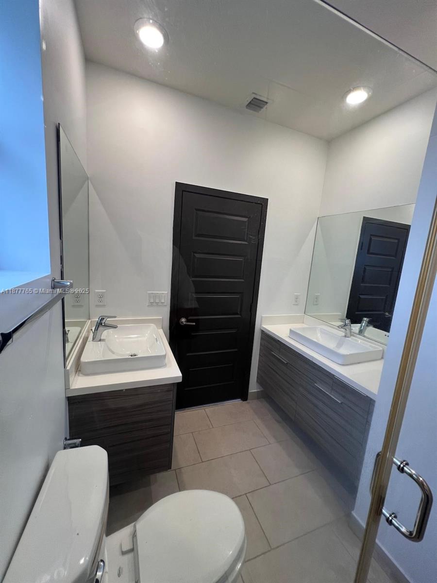 DUNNWOODY LAKE - Residential