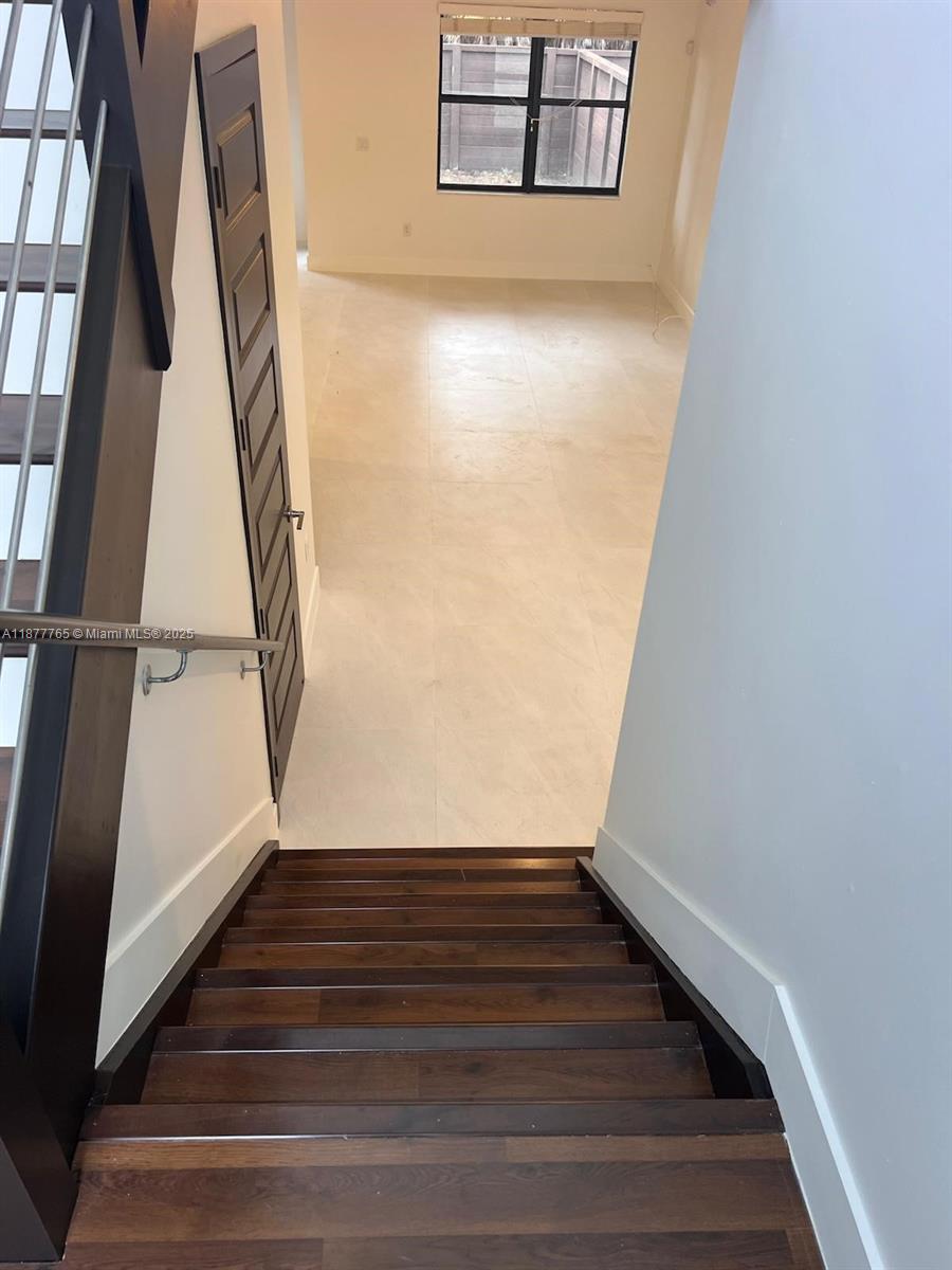 DUNNWOODY LAKE - Residential