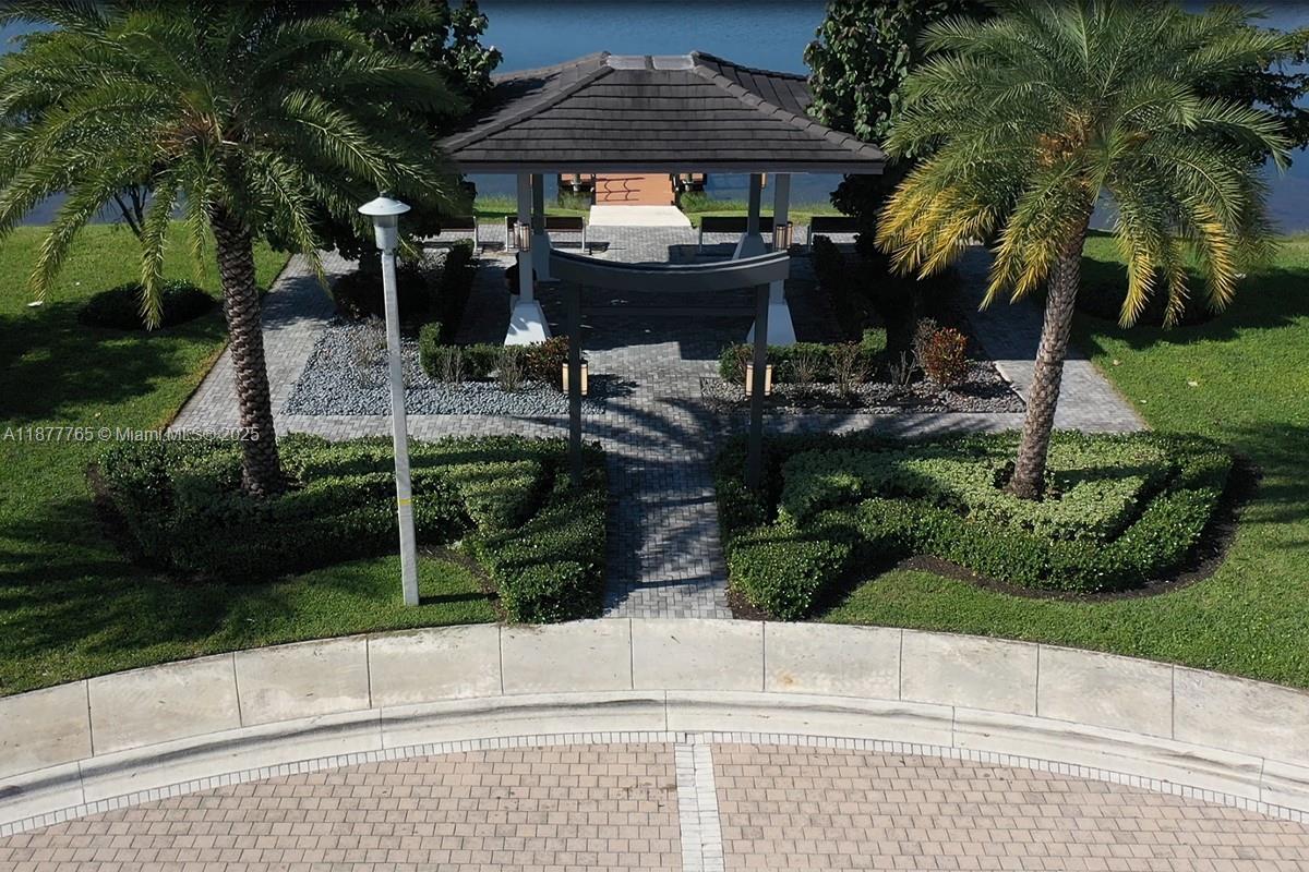 DUNNWOODY LAKE - Residential