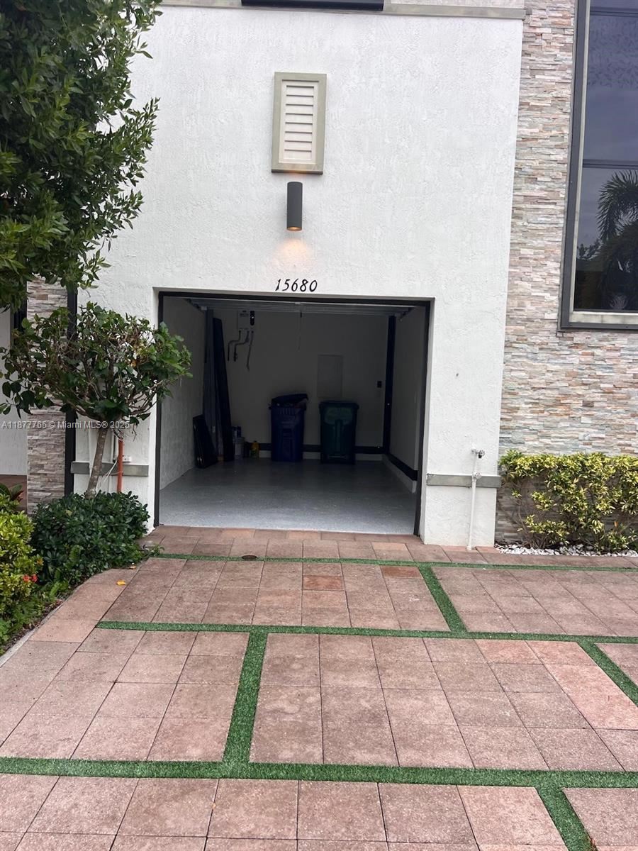 DUNNWOODY LAKE - Residential