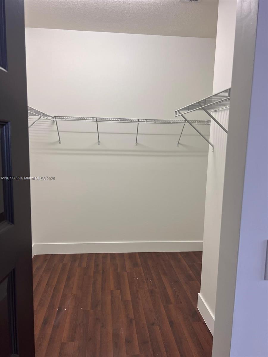 DUNNWOODY LAKE - Residential