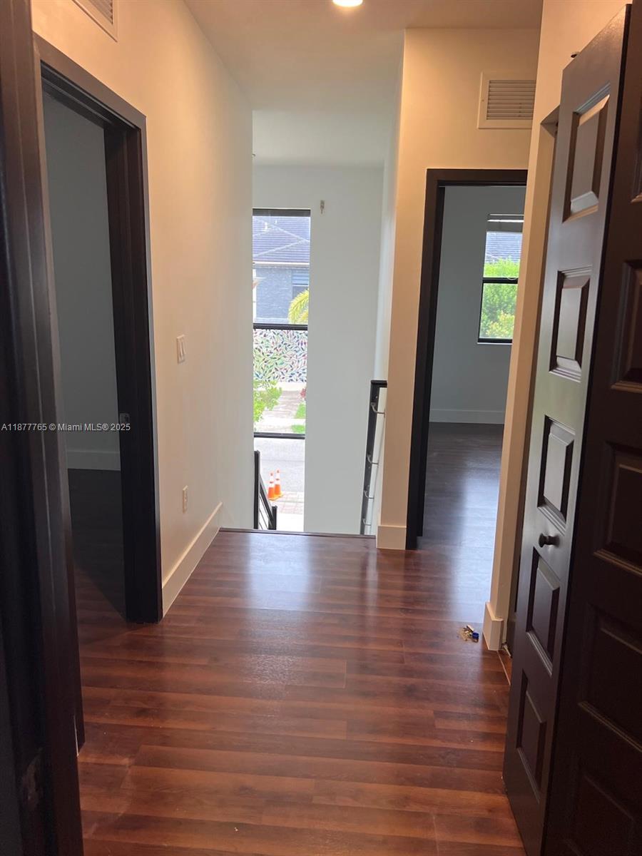 DUNNWOODY LAKE - Residential