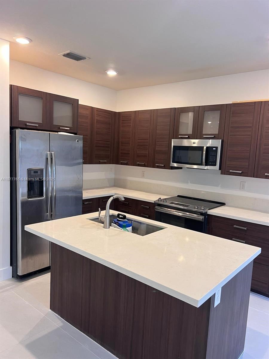 DUNNWOODY LAKE - Residential