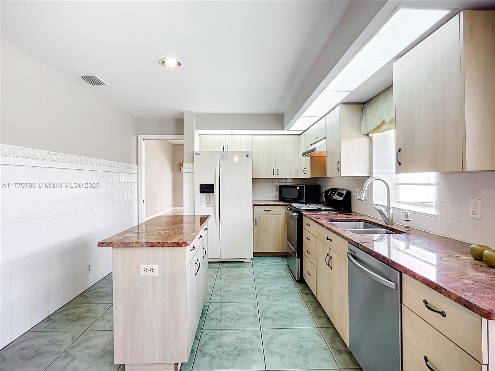 HIGHLAND LAKES - Residential