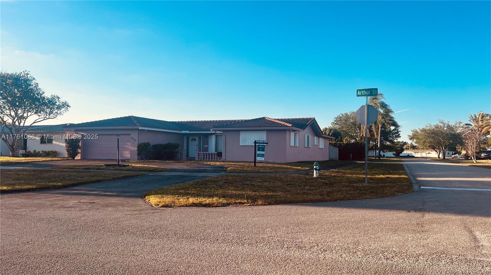4701 Arthur St, Hollywood, Broward County, Florida - 4 Bedrooms  
3 Bathrooms - 