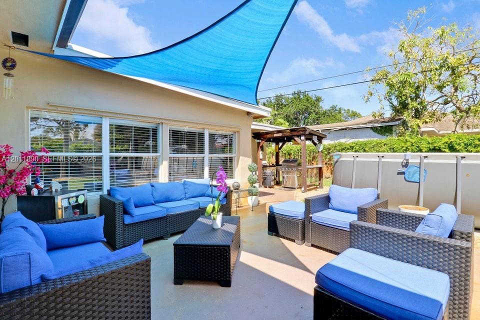TROPIC VISTA - Residential