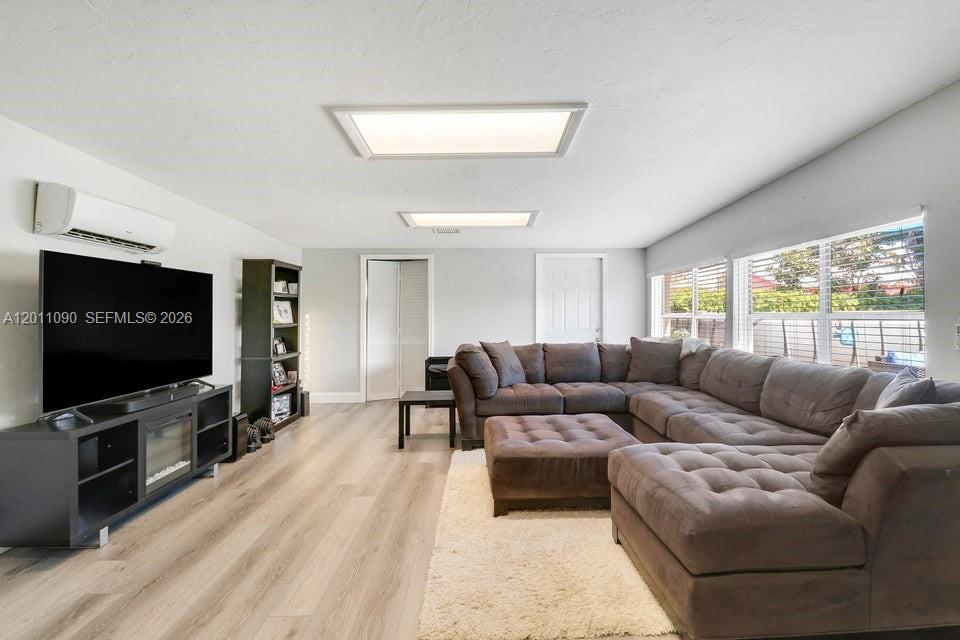 TROPIC VISTA - Residential