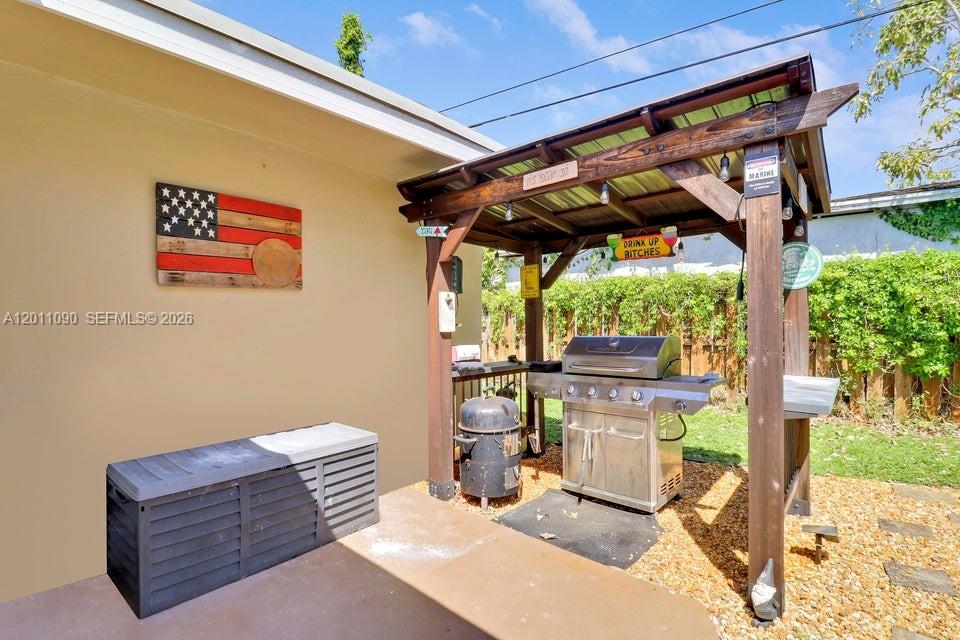 TROPIC VISTA - Residential