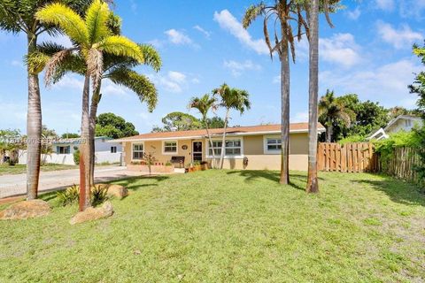 Photo of 19049 SE Robert Drive, Jupiter, FL 33469 (MLS # A12011090)