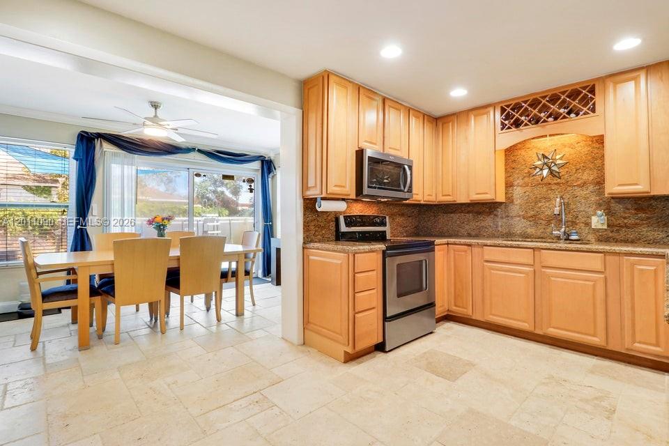 TROPIC VISTA - Residential