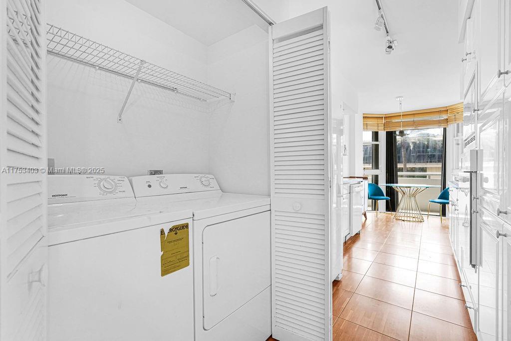 MIRAGE CONDO - Residential