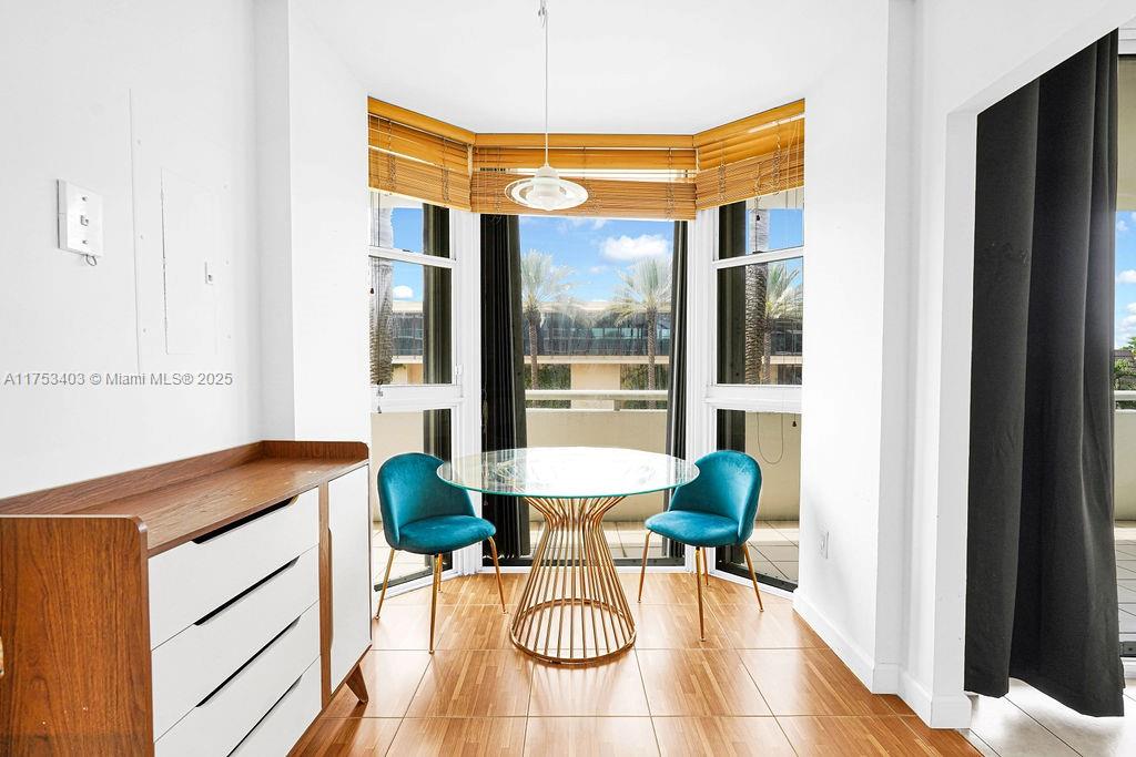 MIRAGE CONDO - Residential