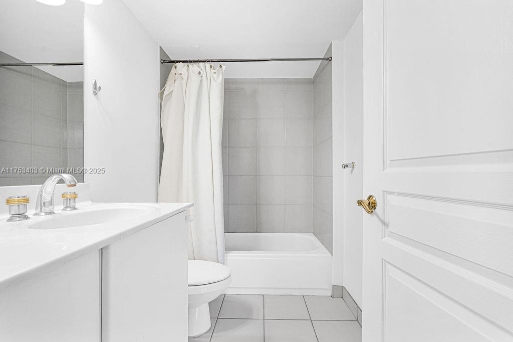 MIRAGE CONDO - Residential