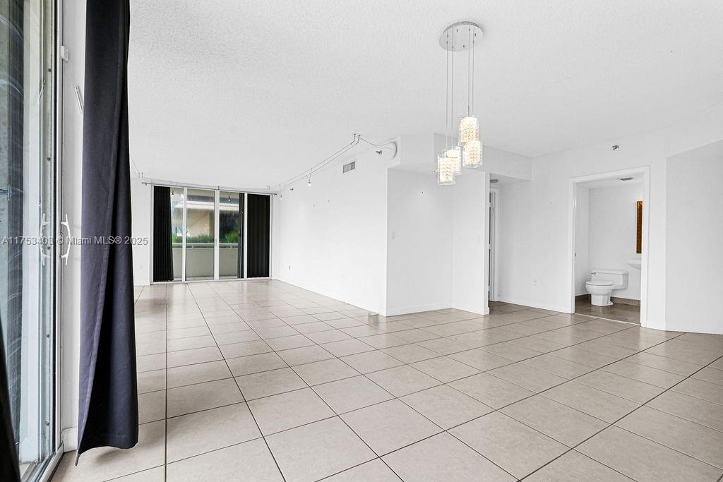 MIRAGE CONDO - Residential